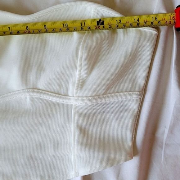 Small strapless cream bustier corset style crop top - Picture 3 of 6